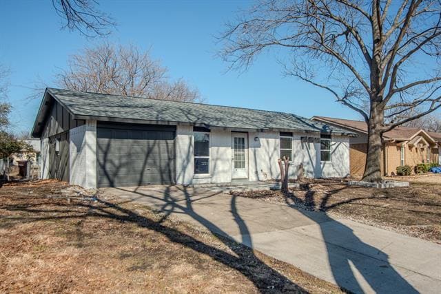 Building Photo - 1913 Fairfield Dr