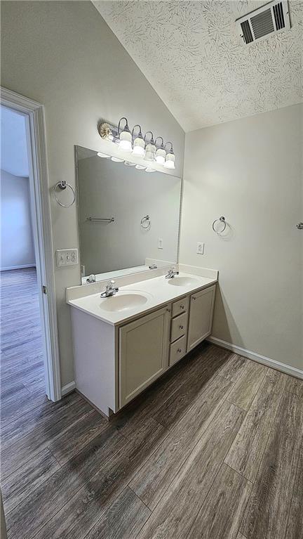 Building Photo - 3060 Kentmere Dr