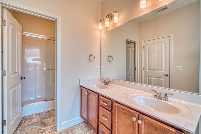 Building Photo - Lincoln Park Subdivision, Taylors - 3BR, 2...
