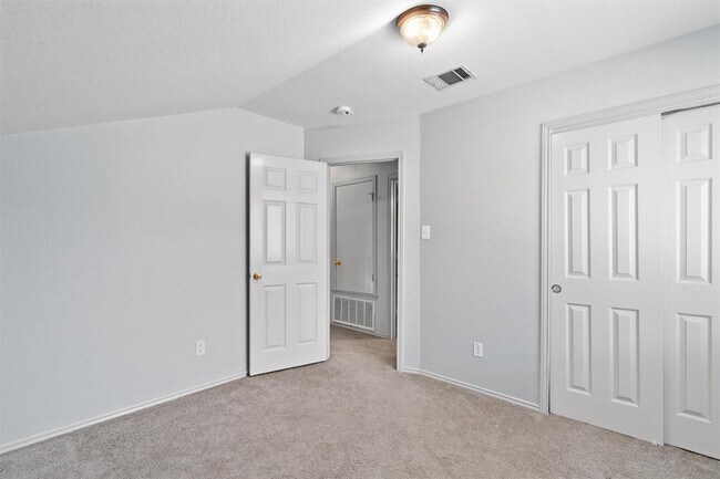 Building Photo - 2601 Turtle River Dr