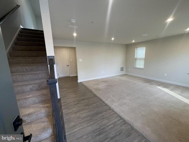 Building Photo - 8715 Shady Pines Dr