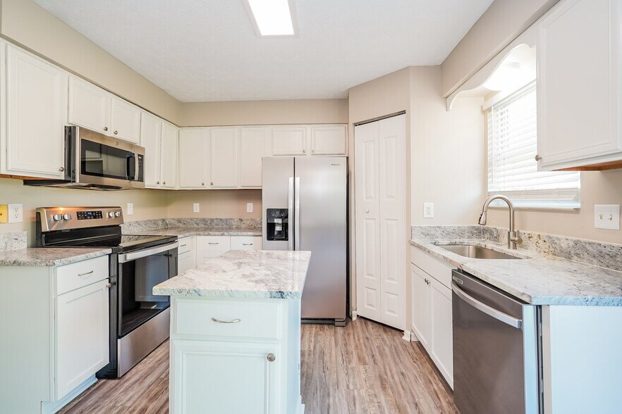 Building Photo - 1417 Fahy Dr