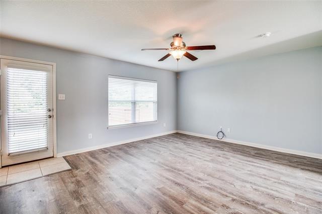 Building Photo - 1824 Persimmon Dr