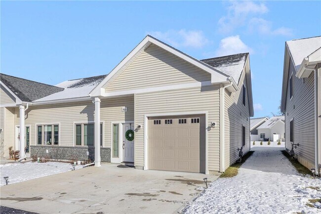 Building Photo - 46 W Valley Cir