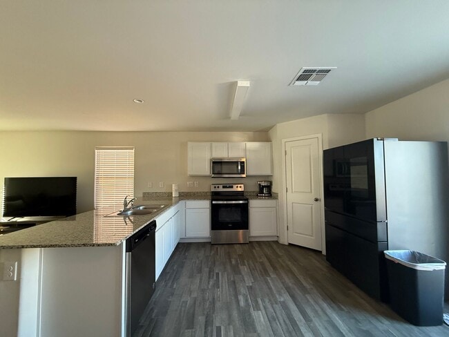 Building Photo - 4 BR 2 Story FURNISHED Home near Colorado River "River's Edge" Neighborhood