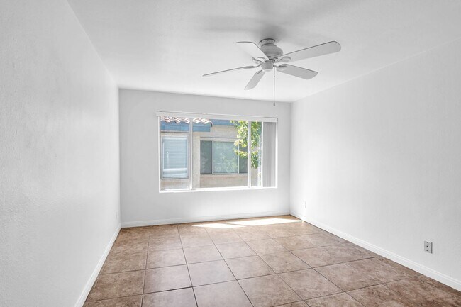 Building Photo - Condo with 2 Beds/2 Baths in Las Vegas near UNLV & McCarran Airport