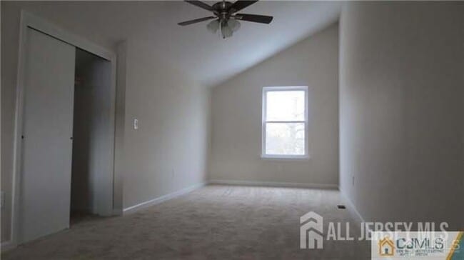 Building Photo - 28 Kensington Dr