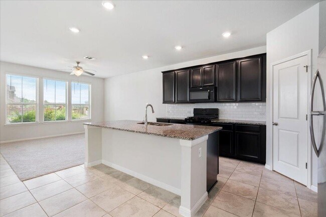 Building Photo - 5711 Pleasanton Pkwy