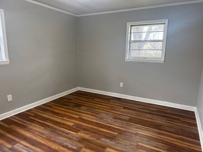 Building Photo - 3 Bedroom, 2 Bathroom Home located in Greeneville, TN