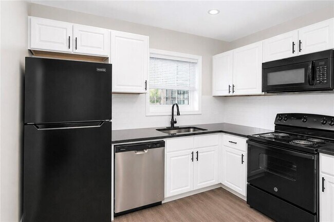 Building Photo - 371 Lanier St NW