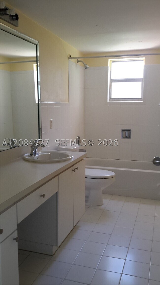 Building Photo - 7400 Miami Lakes Dr
