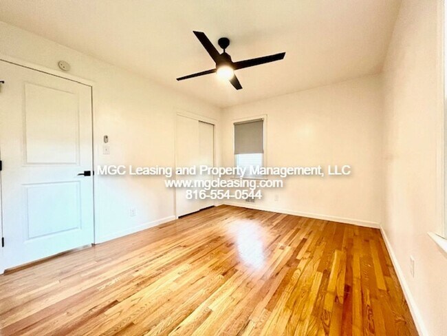 Building Photo - Unique Ranch Style Home Minutes From Downtown Lee's Summit