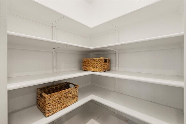 Building Photo - 1944 T H Johnson Dr