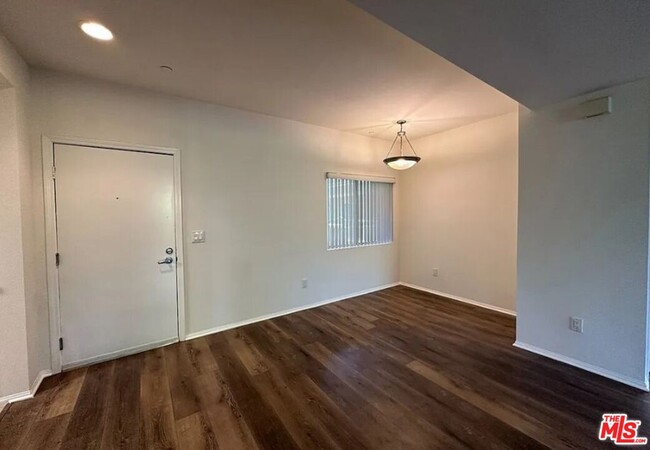 Building Photo - 7551 Jordan Ave