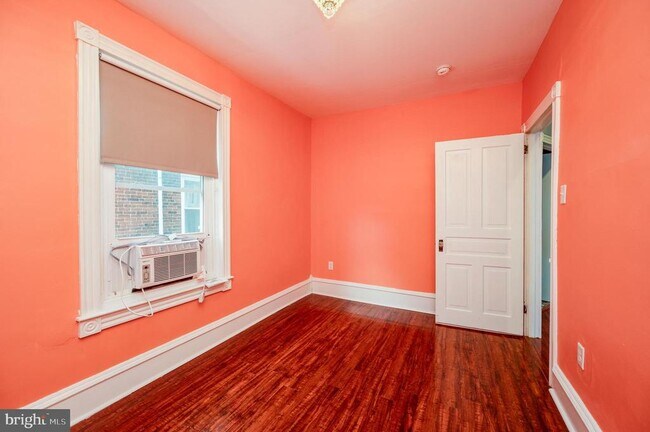 Building Photo - 121 W Arch St