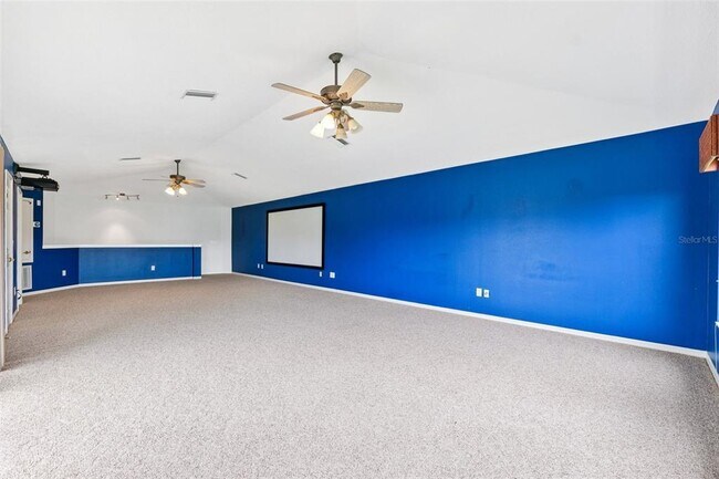 Building Photo - 13049 Thoroughbred Dr