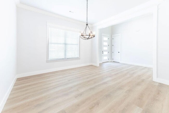 Building Photo - 714 King Arthur Dr