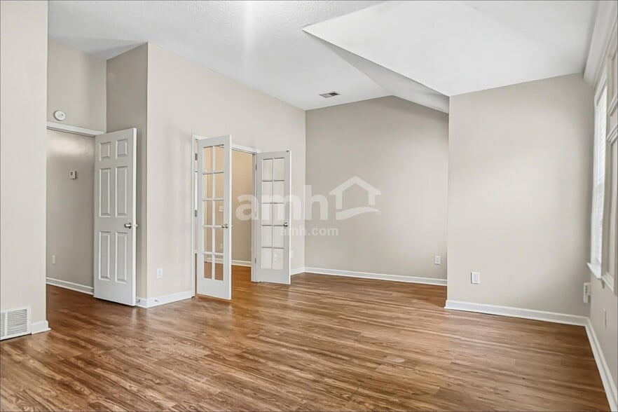 Building Photo - 9289 Oakengate Cv