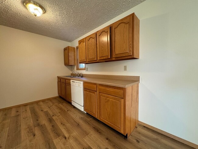 Building Photo - Charming 3-Bed, 2-Bath Home Just Minutes from Fort Leonard Wood!