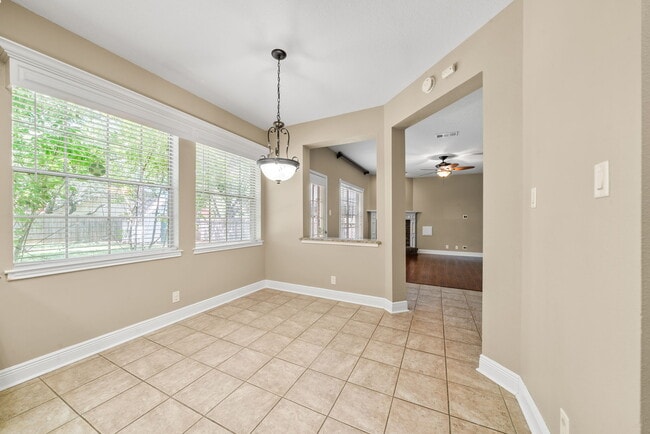 Building Photo - Spacious 4-Bed Home with Island Kitchen, Fireplace & Fenced Yard in San Antonio – 2,143 Sq Ft