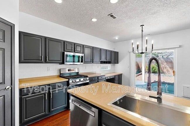 Building Photo - 10527 Brookville St NW