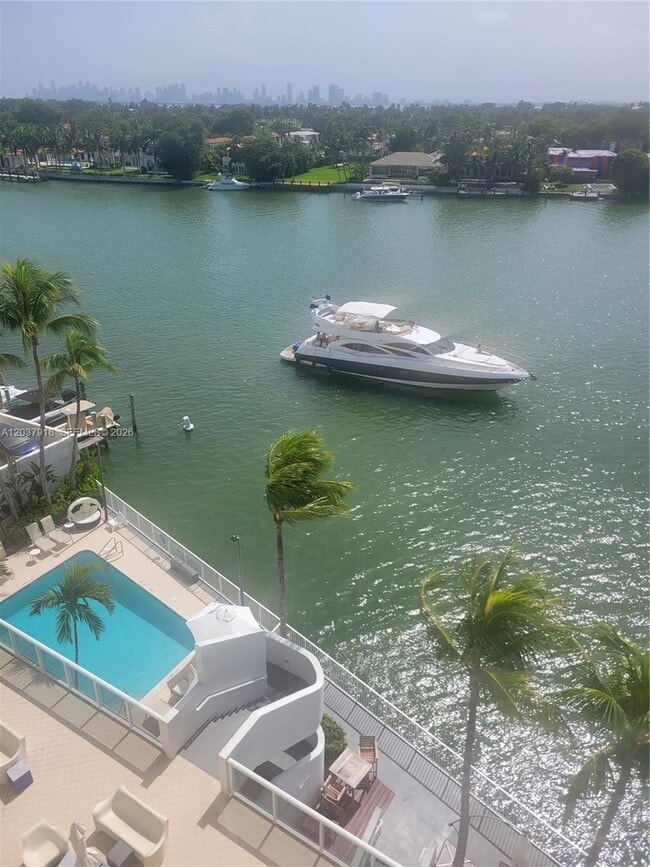 Building Photo - 5880 Collins Ave