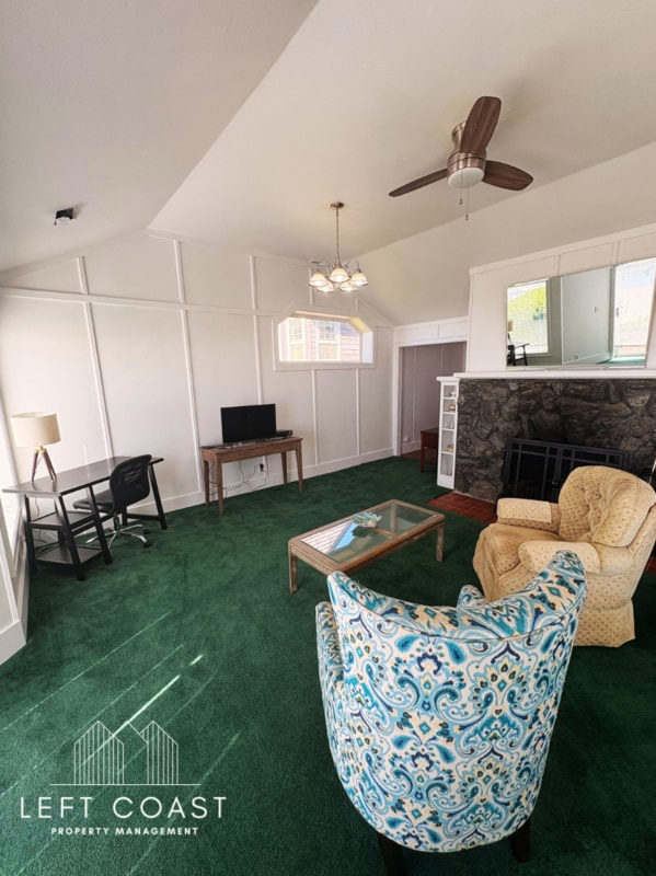 Building Photo - 3519 NW Jetty Ave