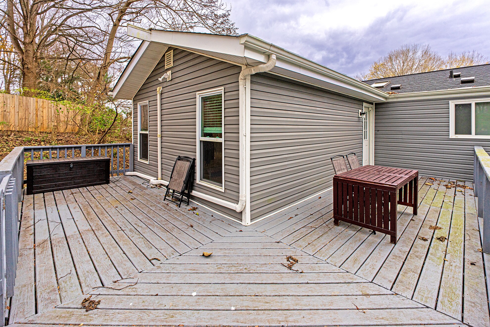 Building Photo - 9705 Locust Hill Dr