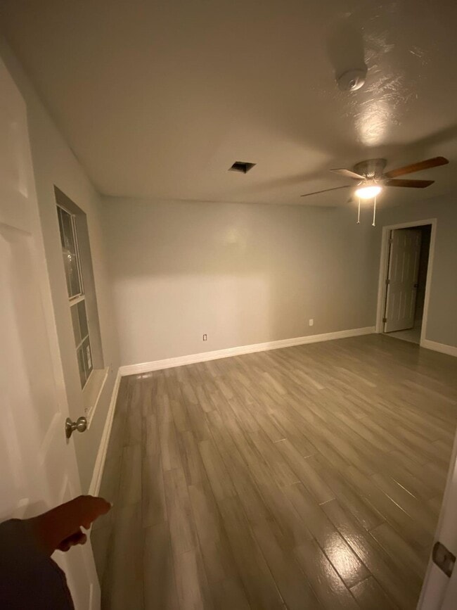 Building Photo - 3031 Groton Dr