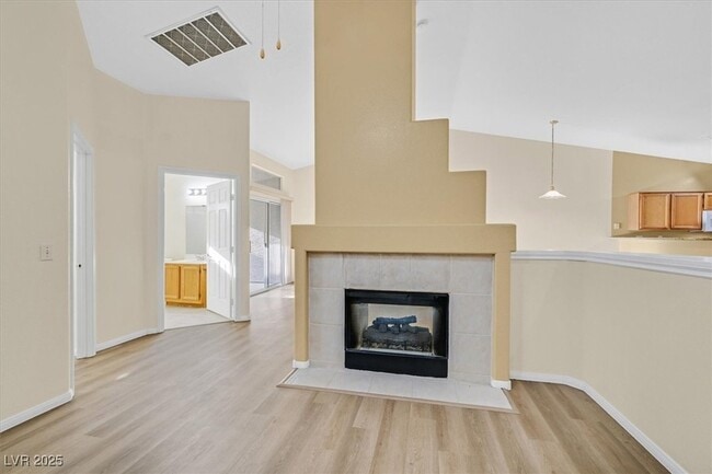 Building Photo - 137 Tapatio St