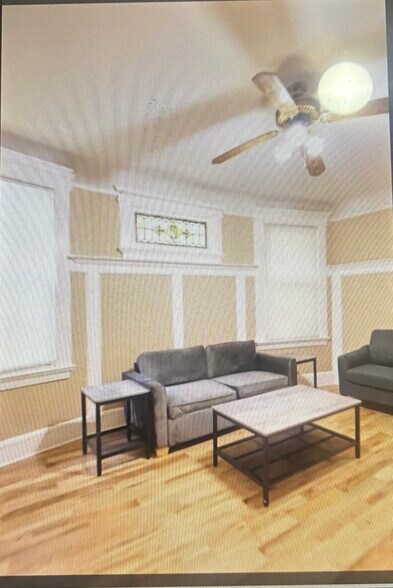 Building Photo - 197 Hollywood Ave