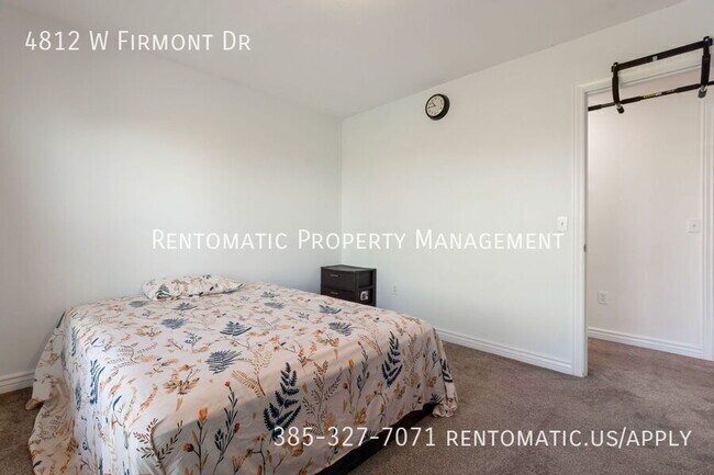 Building Photo - 4812 Firmont Dr