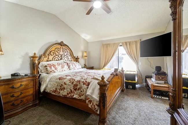 Building Photo - North Fresno 3/2