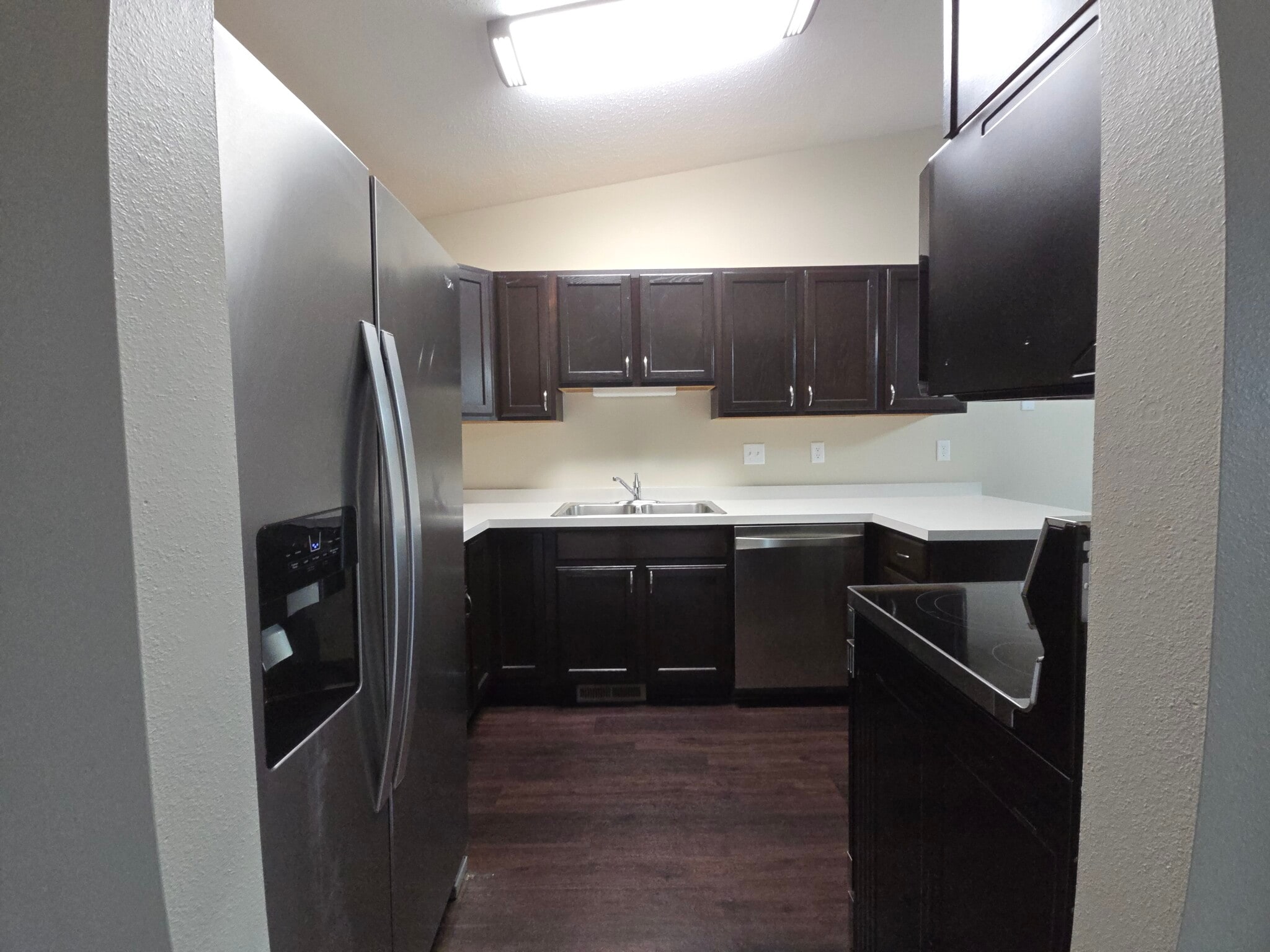 Side entrance to kitchen - 994 38 1/2 Ave W