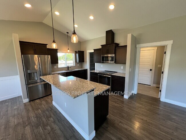 Building Photo - 3 bed 2 bath home in Sequim, close to everything