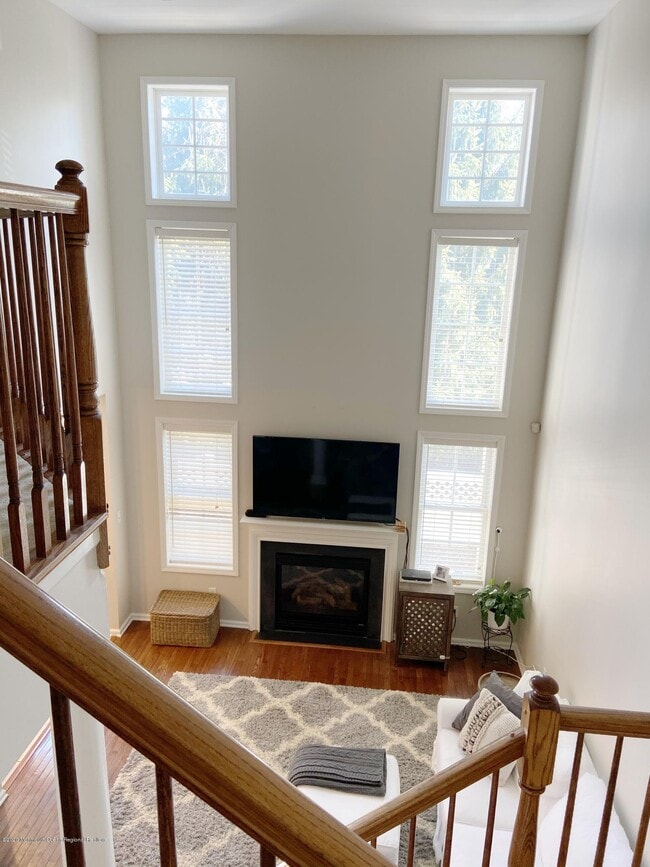 Building Photo - 219 Satinwood Dr