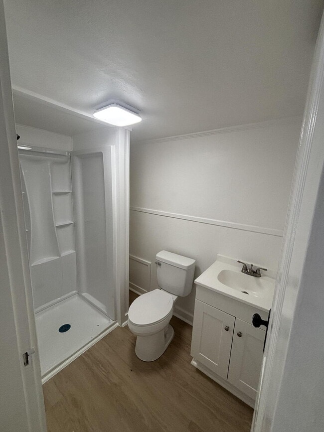 Building Photo - Completely Renovated 1-Bedroom + Bonus Room — Walk Everywhere in Brunswick!