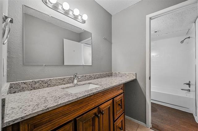 Building Photo - 3034 Tudor Ln