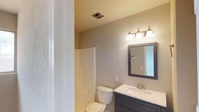 Building Photo - 201 E Thomas St