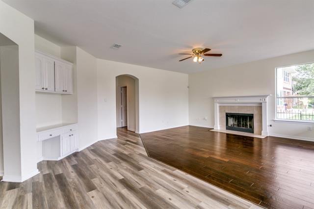 Building Photo - 755 Greenway Dr