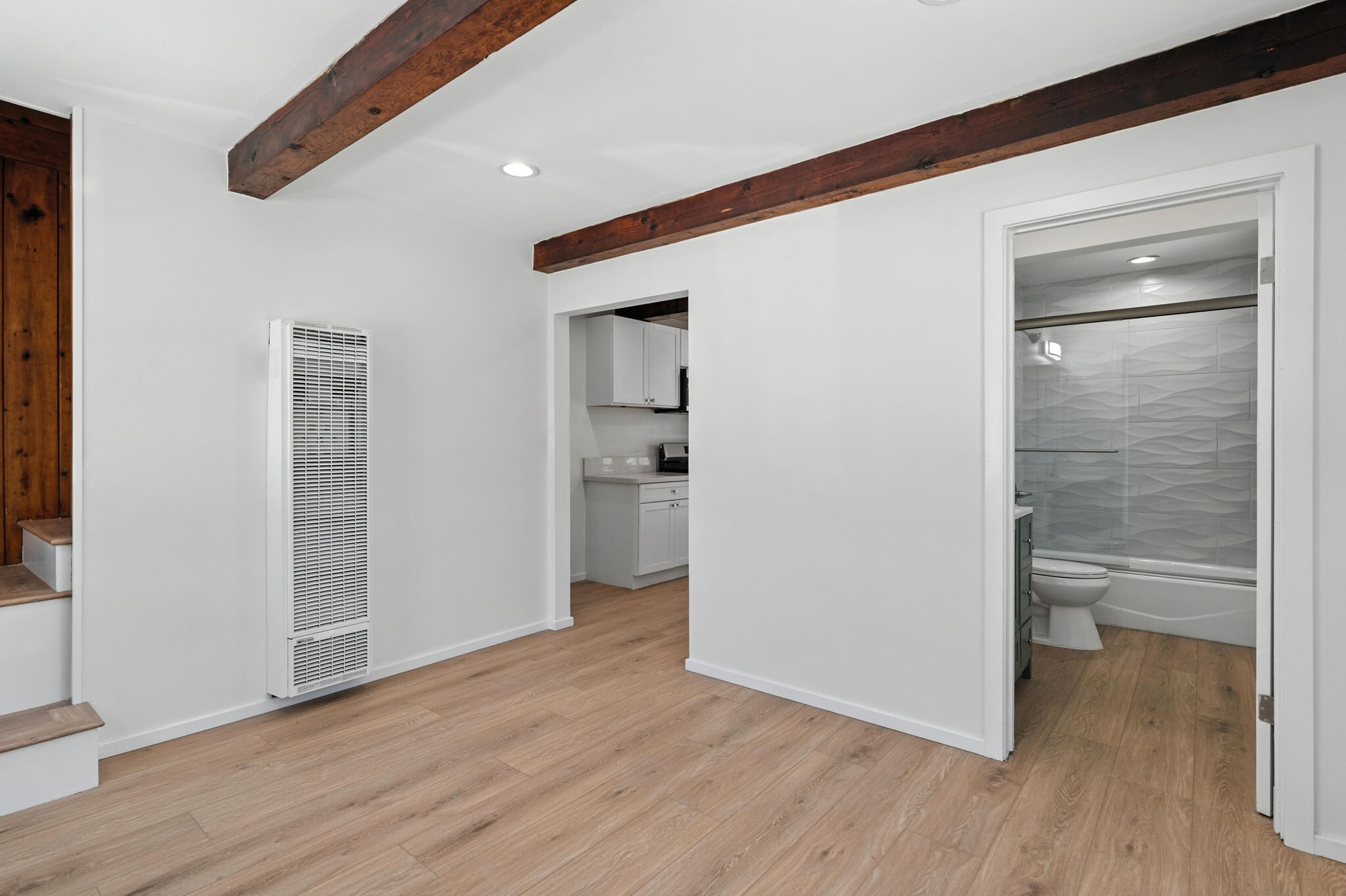 Building Photo - 24 3rd Ct