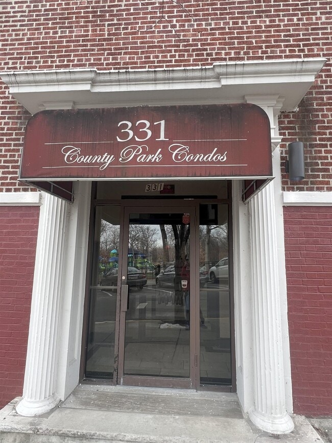 Building Photo - 331 79th St