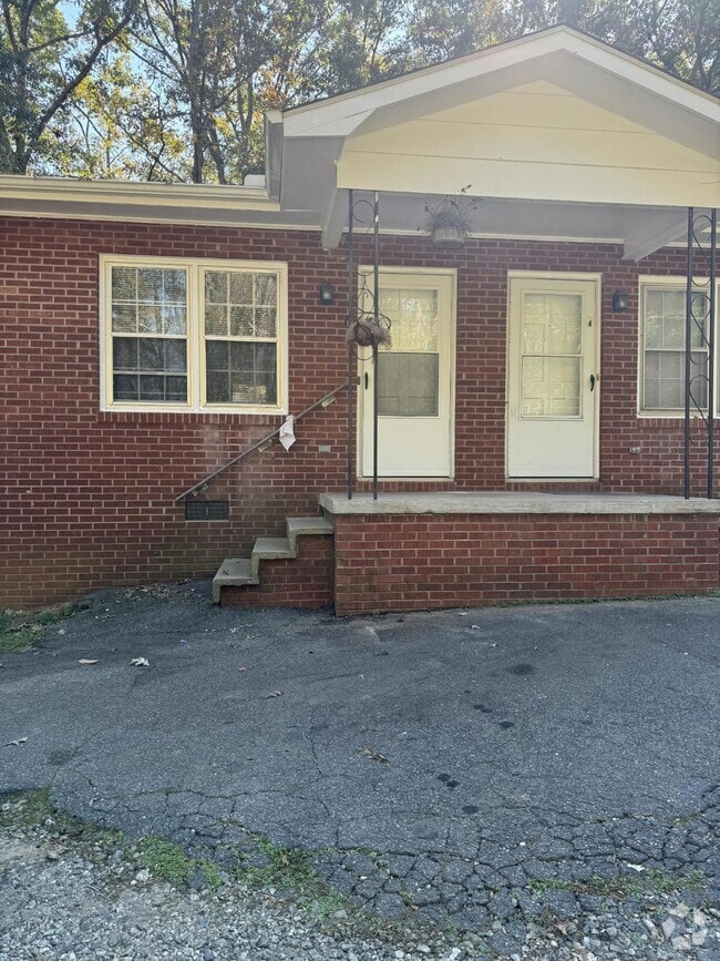 Building Photo - 144 Nottingham Dr
