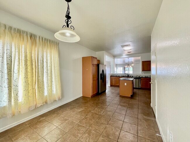 Building Photo - 14559 S Camino Larga Vista