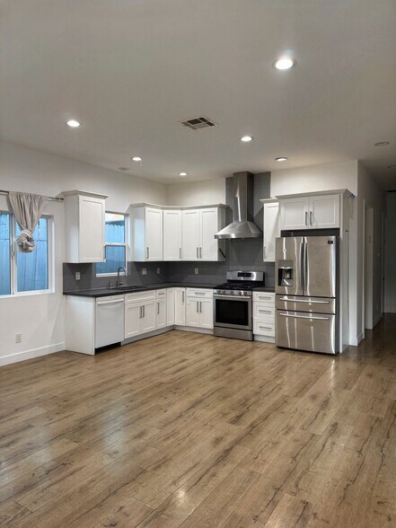 Building Photo - 6832 Amigo Ave