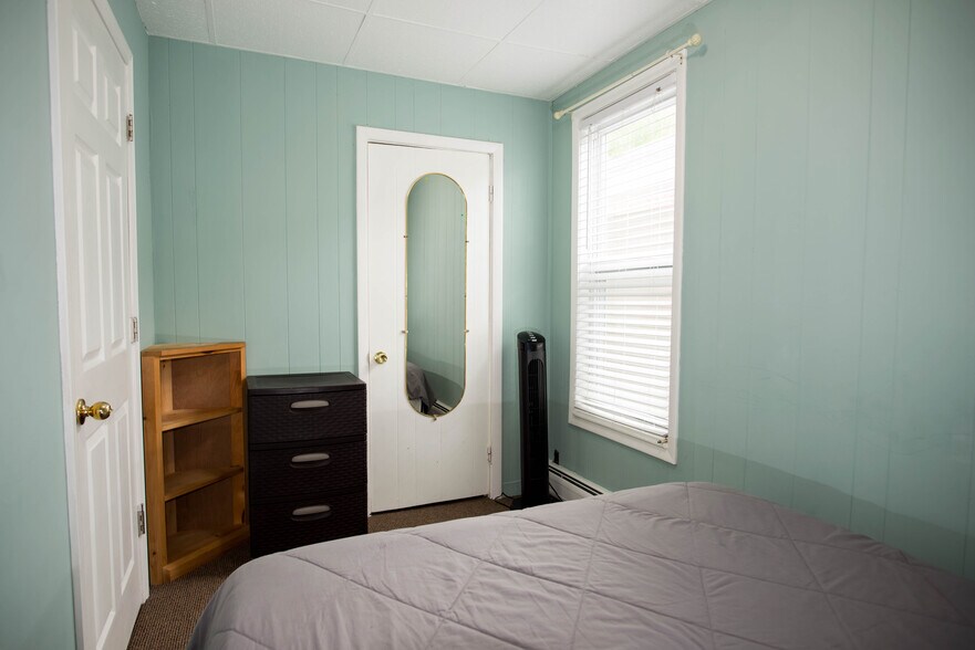 Building Photo - 42 Everett St