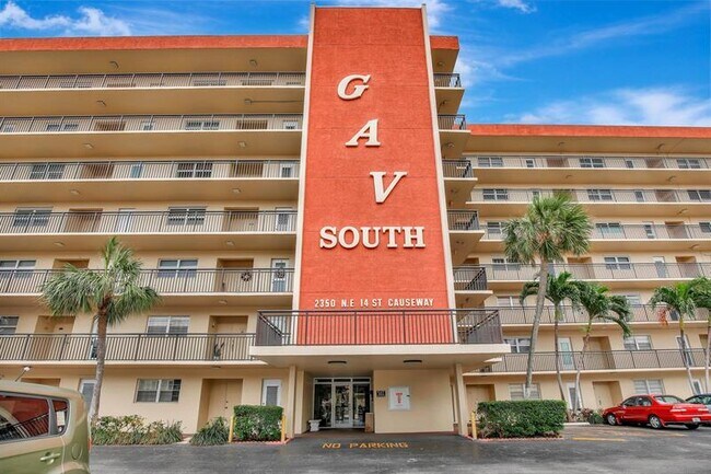 Building Photo - 2350 NE 14th Street Causeway