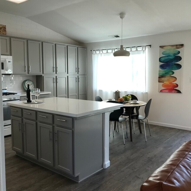 Building Photo - 2775 Stonebrook Cir