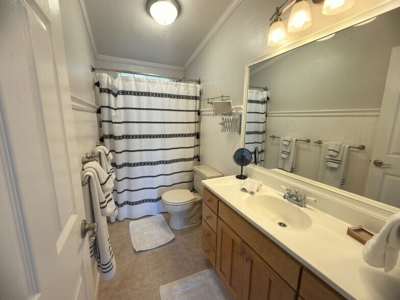 Guest Bathroom - 2844 Marina View Dr