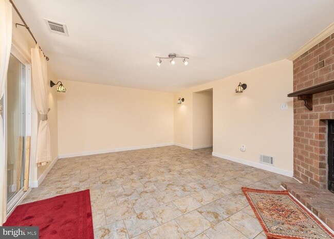 Building Photo - 10544 Eastwind Way